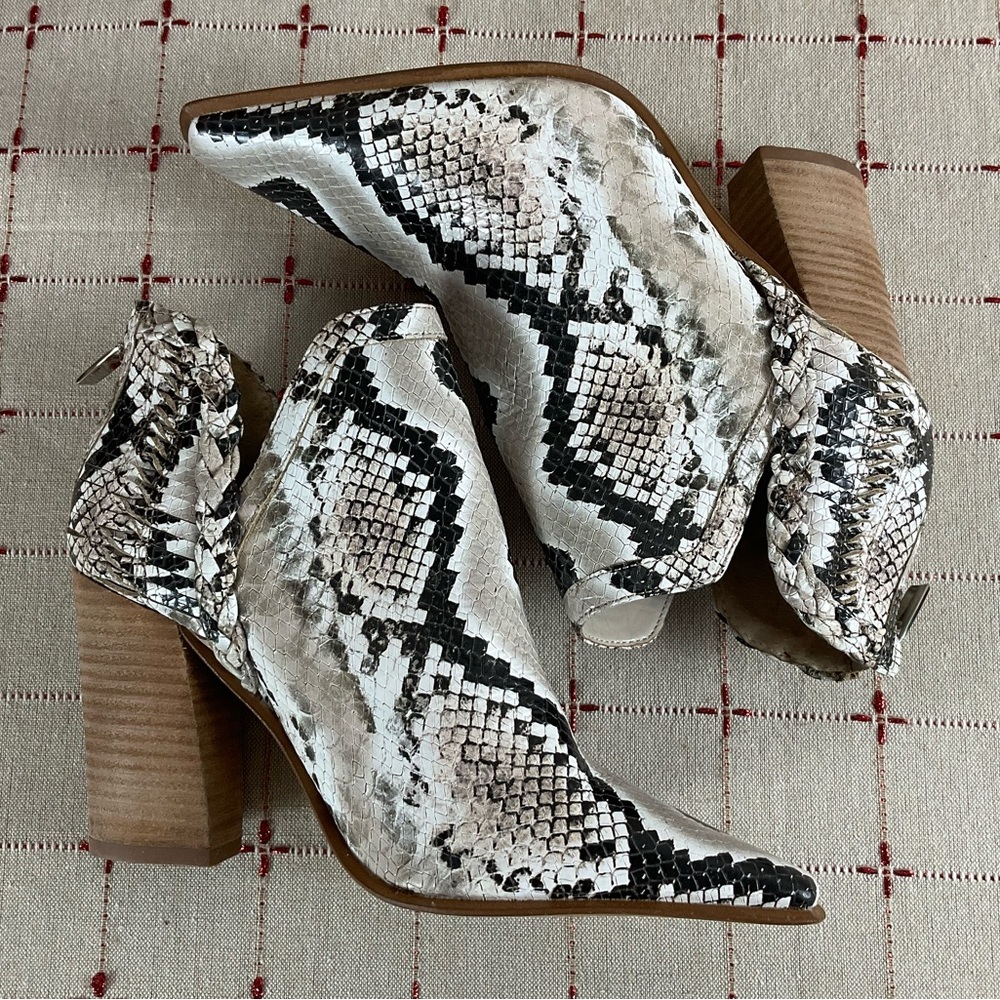Vince Camuto “Delsimba” Snakeskin Embossed Leather Braided Trim Western Bootie 5 - Picture 5 of 7